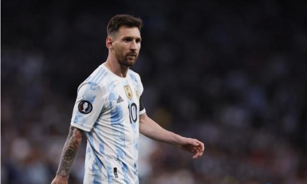 女子吃隔夜冰西瓜后高烧休克进ICU 医生：西瓜冷藏也会变质